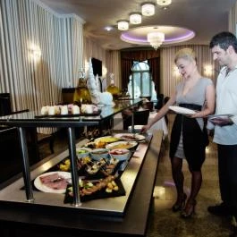 Grand Hotel Glorius Makó - Vendéglátás