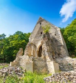 Háromhegyi Pálos templom-és kolostorrom