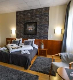 4 Évszak Hegyihotel