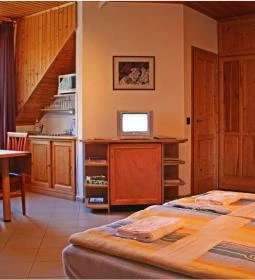 Hetényi Családi Pincészet Vendégháza