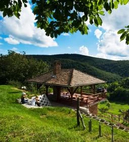 Hetényi Családi Pincészet Vendégháza