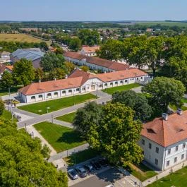 Nemzeti Ménesbirtok Mezőhegyes - Külső kép
