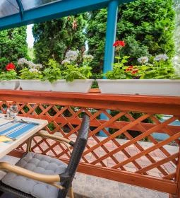 Boglárka Panzió-Étterem ás Apartmanházak