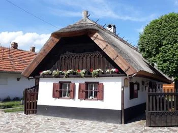 Bútorfestő alkotóház és hímzőház Mezőkövesd