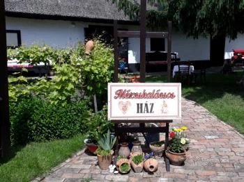 Mézeskalácsos tájház Mezőkövesd