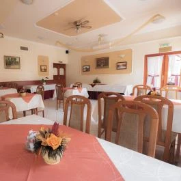 Boglárka Panzió-Étterem Mezőkövesd - Vendéglátás