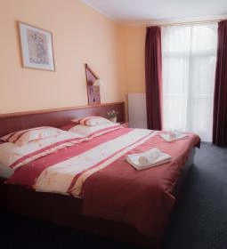 Boglárka Panzió-Étterem 