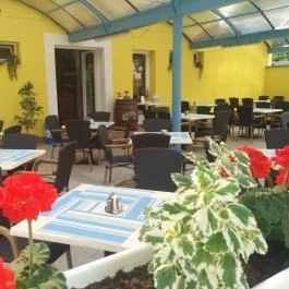 Boglárka Panzió-Étterem Mezőkövesd - Medence/kert