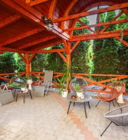 Boglárka Panzió-Étterem 