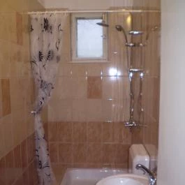 Árnyas Vendégház Mikófalva - Fürdőszoba