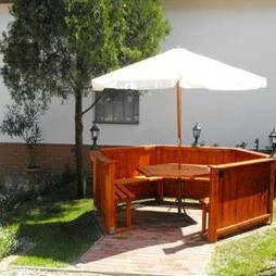 Bükk Vendégház Miskolc - Medence/kert