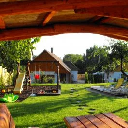 Bükk Vendégház Miskolc - Medence/kert