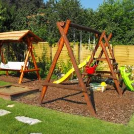 Bükk Vendégház Miskolc - Medence/kert