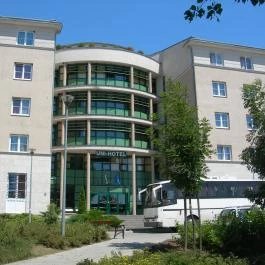 Uni Hotel Miskolc - Külső kép