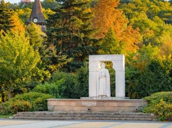Árpád-házi Szent István szobor Miskolc