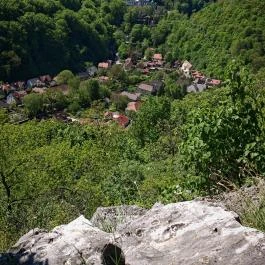 Mátyás király lábnyoma Miskolc - Külső kép