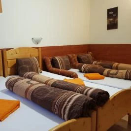 Hungária Panzió Miskolctapolca - Szobák