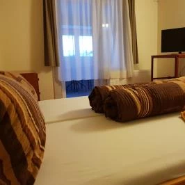 Hungária Panzió Miskolctapolca - Szobák