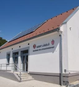 Szent László Látogatóközpont és Emlékhely 