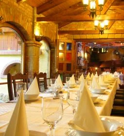 Club Leonardo Étterem és Panzió 