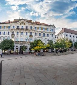 Pécsi Széchenyi tér