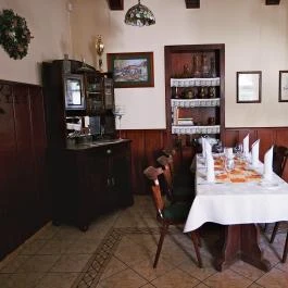 Öreg Prés Étterem Mór - Egyéb