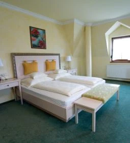 Hétkúti Wellness Hotel & Lovaspark