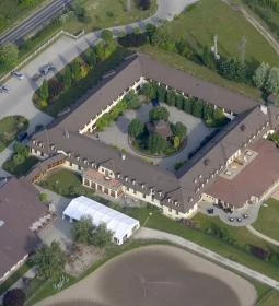 Hétkúti Wellness Hotel & Lovaspark