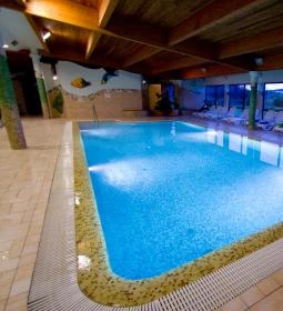 Hétkúti Wellness Hotel & Lovaspark