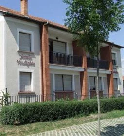 Jázmin Vendégházak & Apartmanok