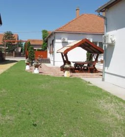 Móra-Fészek Vendégház 