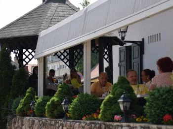 Óvárosi Kávéház & Étterem Mosonmagyaróvár