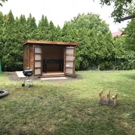 Suri Bau Apartman Mosonmagyaróvár - Medence/kert