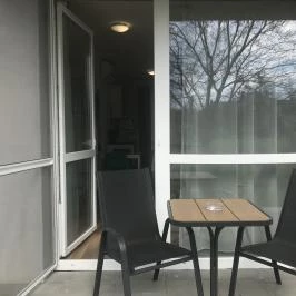 Suri Bau Apartman Mosonmagyaróvár - Medence/kert