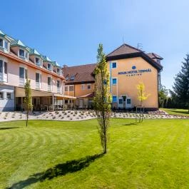 Aqua Hotel Termál Mosonmagyaróvár - Medence/kert
