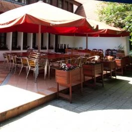 Trófea Vadászház és Hotel Nádudvar - Külső kép