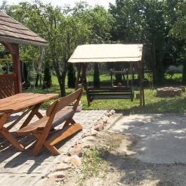 Nádai Apartman Nagyatád - Medence/kert