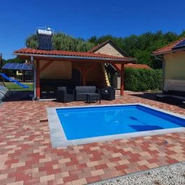 Ponty Poronty Vendégház Nagybaracska - Medence/kert