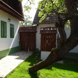 Padláskincsek Vendégház Nagybörzsöny - Medence/kert