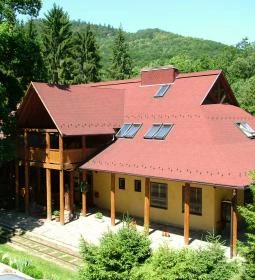 Háromforrás Étterem Kőkapu 