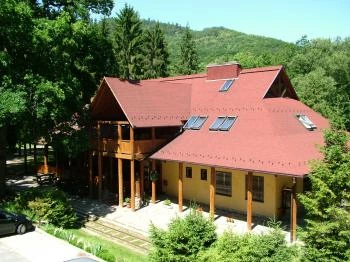 Háromforrás Étterem Kőkapu Nagyhuta