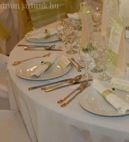 Háromforrás Étterem Kőkapu 