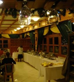 Háromforrás Étterem Kőkapu 