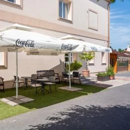 Oázis Hotel Nagykanizsa - Medence/kert