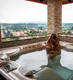 Granárium Étterem, Borozó