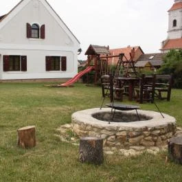 Hétkanyar Vendégház Nagyvázsony - Medence/kert