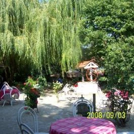 Angela Farm Naturista Camping & Bungalow Nemesbük - Medence/kert