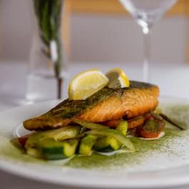 Noble's Étterem Nemesnép - Étel/ital