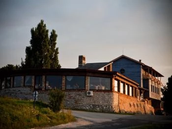 Hilltop Étterem Neszmély