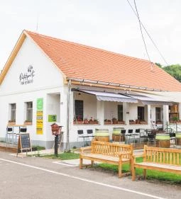 Zsenge Gourmet Bolt & Kávézó